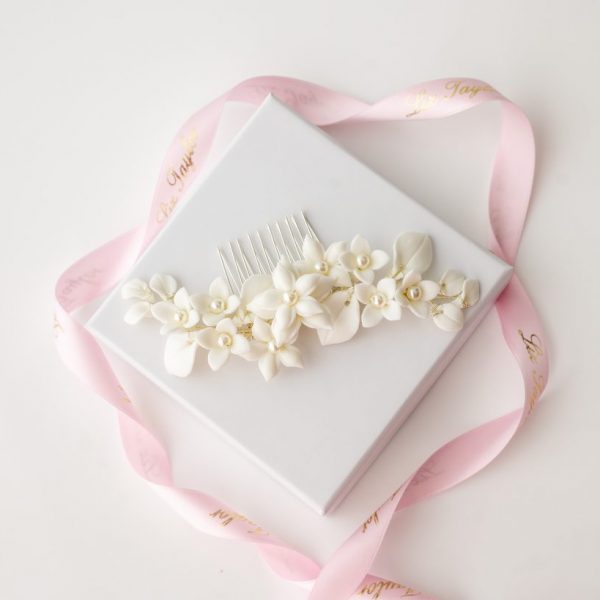 MADISON PORCELAIN FLOWER AND PEARL HAIR COMB