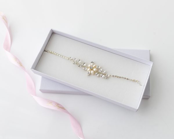 ELOUISE FRESHWATER PEARL BRACELET- IVORY & SILVER