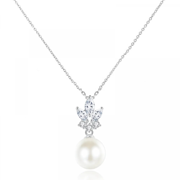 BETHANY PEAL & CRYSTAL EMBELLISHED NECKLACE & EARRING SET - SILVER